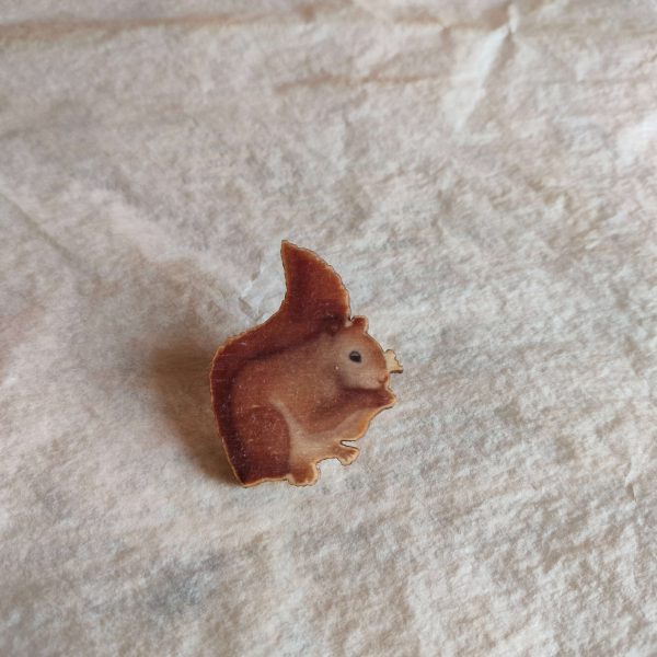 wooden-squirrel-pin1